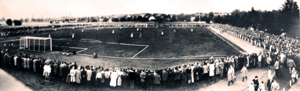 Einweihung des neuen Werre-Stadions. (Februar 1956)